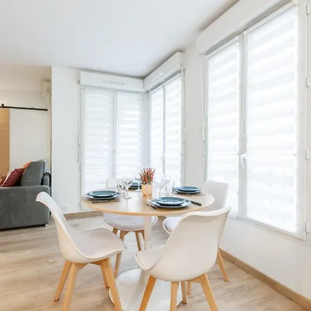 Apartment Sweet By Plaza Chessy (Seine-et-Marne)
